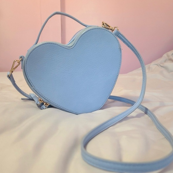 NEW Lauren Conrad LIGHT BLUE Heart Shaped Purse Adjustable Strap - Picture 1 of 7